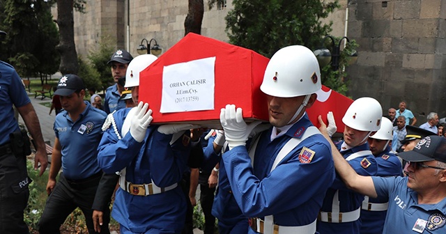 Trafik kazasında hayatını kaybeden uzman çavuş son yolculuğuna uğurlandı