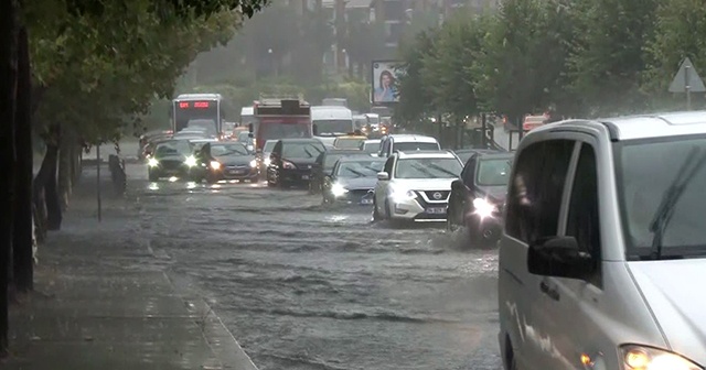 Bakırköy sahil yolu trafiğe kapandı