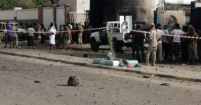 Yemen'de askeri geçit törenine çifte saldırı: 32 ölü