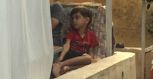 3 kişiyi öldüren zanlının evini yaktılar