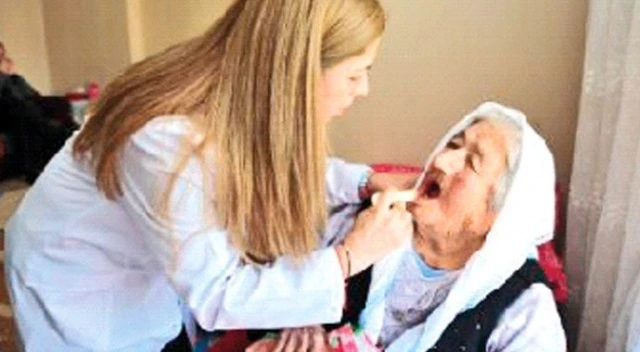 4 bin 500 kişiye evde  diş hizmeti