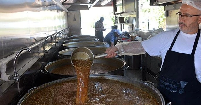 5 bin kişiye aşure dağıtıldı