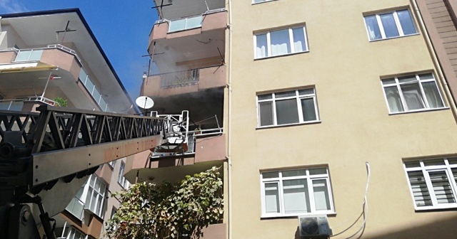 5 katlı binada çıkan yangın paniğe neden oldu