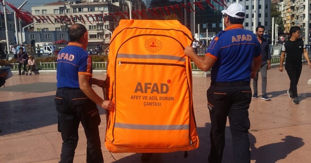 AFAD’dan Taksim’de deprem çantası farkındalığı