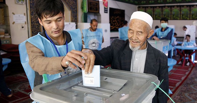 Afganistan&#039;da halk sandık başında