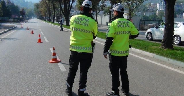 Aracında sigara içen sürücülere ceza kapıda