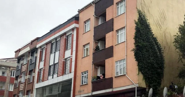 Arnavutköy'de vahşet! Anne, baba ve kardeşlerini öldürdü