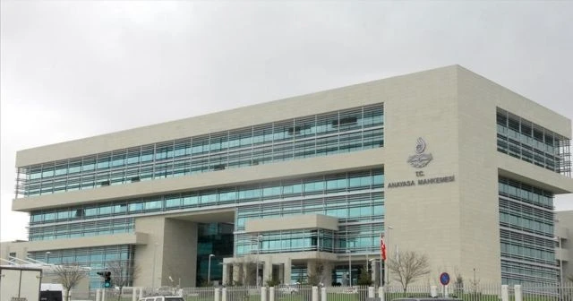 AYM 'Wikipedia yasağı'nı genel kurula sevk etti