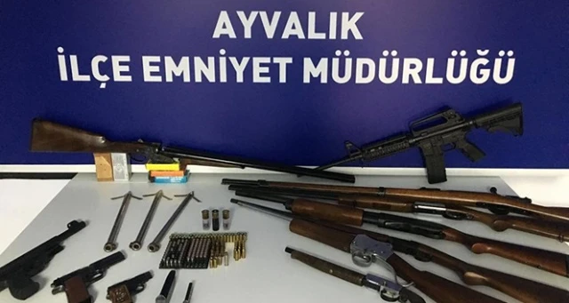 Ayvalık’ta cephanelik gibi ev