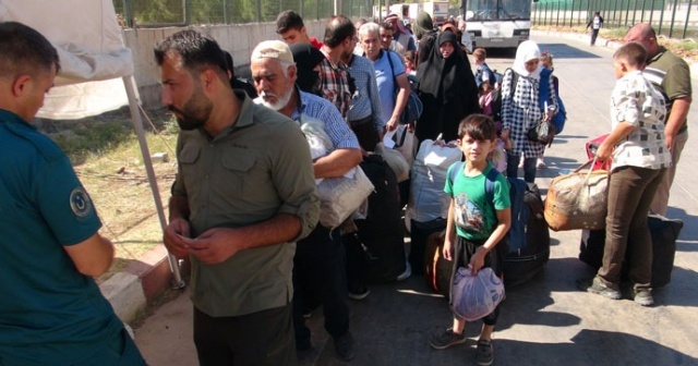 Bayramı ülkesinde geçiren 37 bin Suriyeli, Türkiye&#039;ye döndü