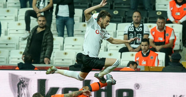 Beşiktaşlı Adem Ljajic stadı terk etti