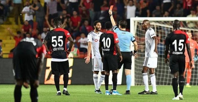 Beşiktaşlı Elneny&#039;nin cezası belli oldu