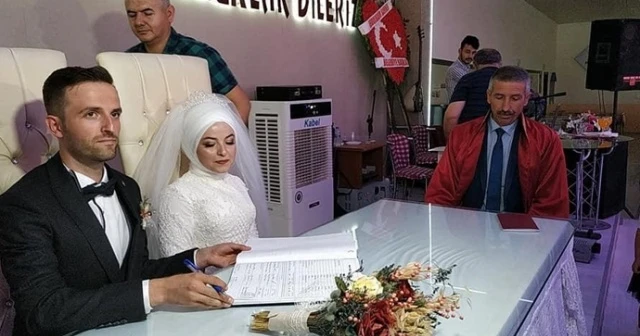 Bu kez kendi oğlunun nikahını kıydı