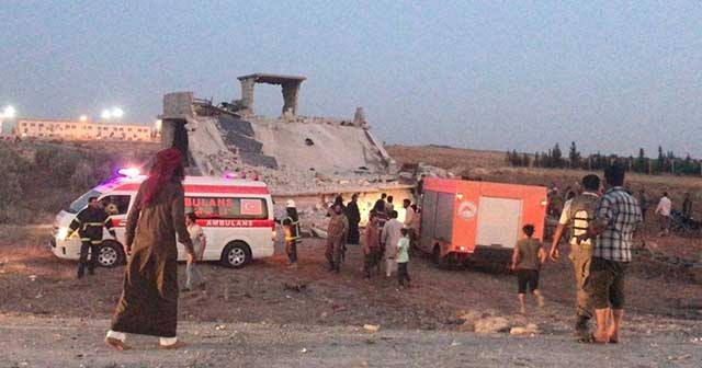 Çobanbey&#039;de bombalı terör saldırısı: 12 sivil hayatını kaybetti