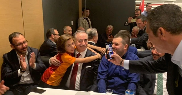 Derbi sonrası anlamlı fotoğraf