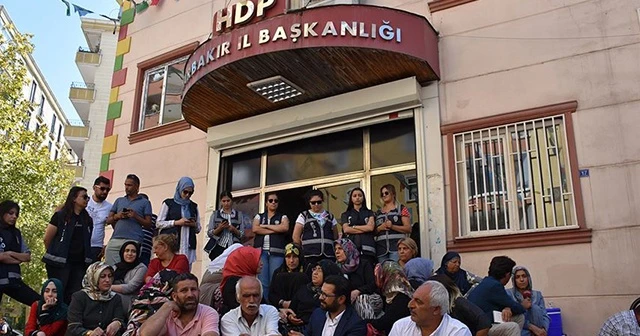 Diyarbakır annelerine sanatçılardan destek