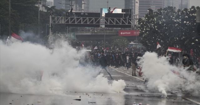 Endonezya&#039;da hükümet karşıtı gösteriler sürüyor