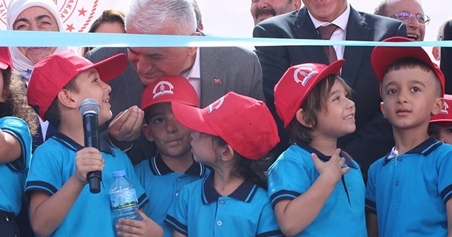 Erdoğan, Yıldırım ve öğrenci arasında esprili diyalog