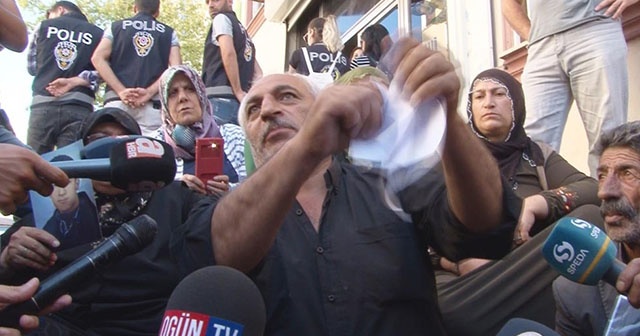 Eylem yapan ailelerden HDP&#039;ye tepki