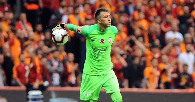 Fenerbahçe derbisinin en deneyimlisi Muslera