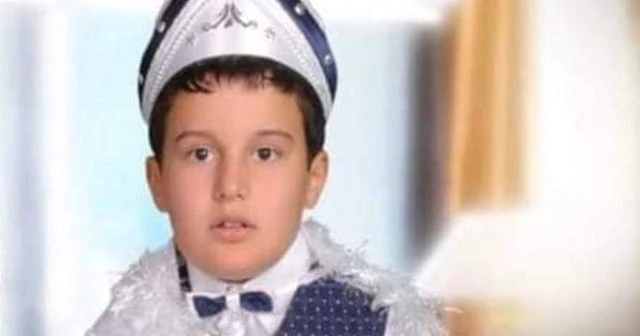 Futbol oynarken kalbi duran çocuk hayatını kaybetti
