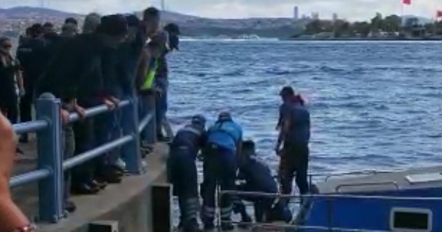 Galata Köprüsü&#039;nden atlayan kadını turist kurtardı