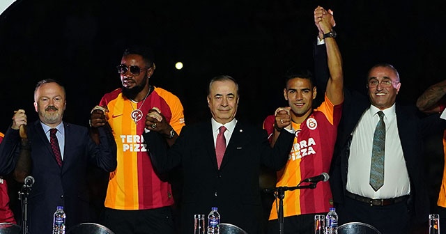 Galatasaray’dan Türk Telekom Stadyumu’nda imza şov
