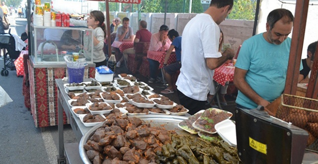 Gaziantep Yiyecekleri Şenliği&#039;nde 100 bin porsiyon kebap pişecek