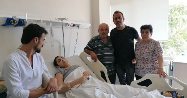 Haluk Levent&#039;ten, kanser hastası anne Dilara&#039;ya ziyaret