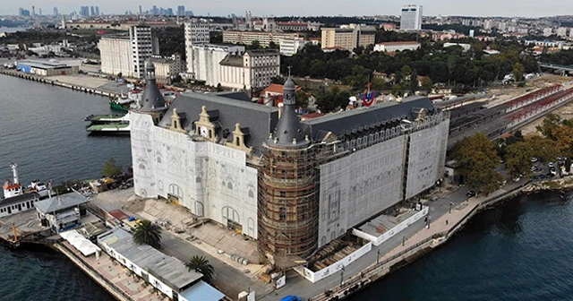 Haydarpaşa Garı&#039;nın simgesi olan saat yerine monte edildi