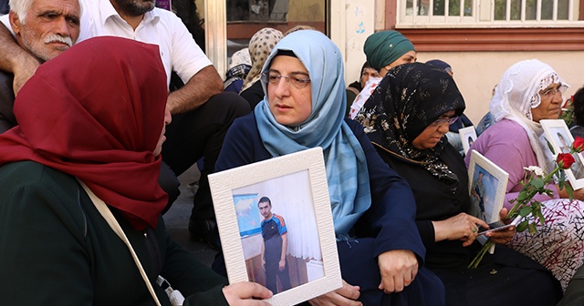 HDP önünde eylem yapan ailelere Varank ailesinden ziyaret