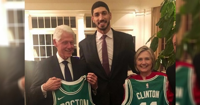 Hillary Clinton&#039;dan, FETÖ&#039;cü Enes Kanter&#039;e yakın ilgi! Yemeğe davet etti