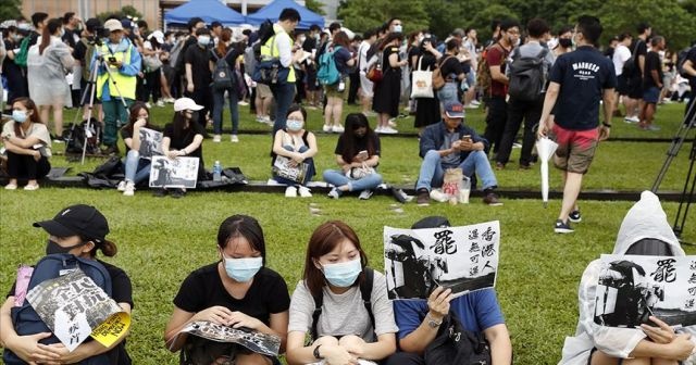 Hong Kong&#039;da protestocu öğrenciler derslere girmedi