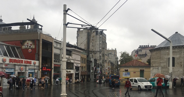 İstanbul’da beklenen yağış başladı