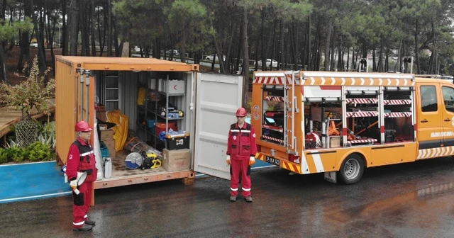 İstanbul'da olası bir depremde kullanılmak üzere afet müdahale konteynırları hazır bekliyor