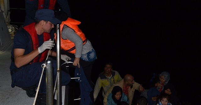 İzmir’de 143 düzensiz göçmen yakalandı