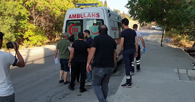 İzmir&#039;de cinnet getiren kişi kardeşlerini rehin aldı