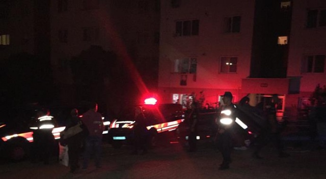 İzmir&#039;de silahlı kavga: 3 yaralı