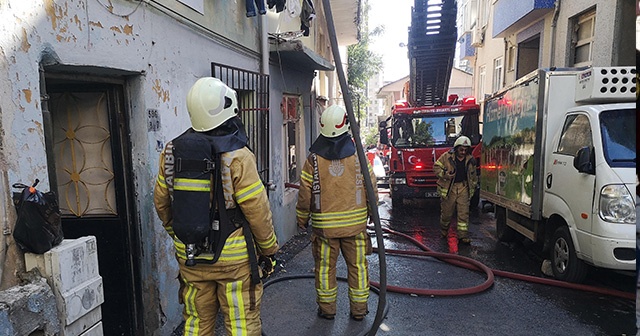 Kadıköy&#039;de korkutan yangın!