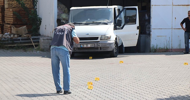 Kavga eden köpekleri ayırmak isterken katil oluyordu