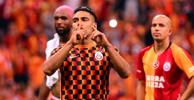 Maç sonu 3'lüsü Falcao'dan