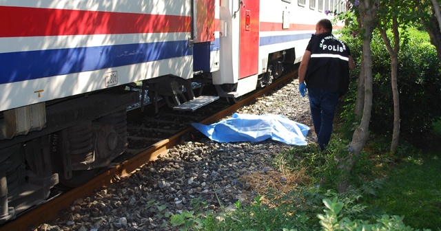 Manisa&#039;da feci olay: Trenin önüne atladı