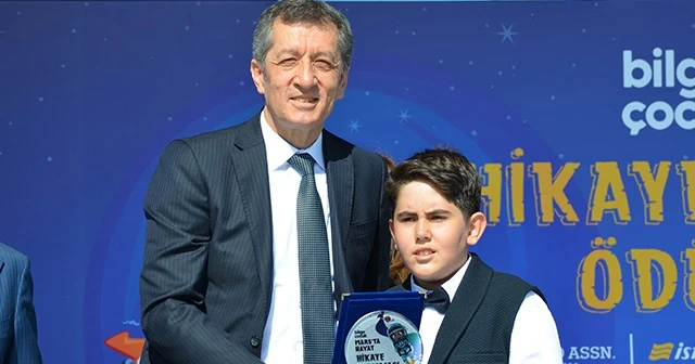 Mars'ta Hayat Hikaye Yarışmasının birincisi Elazığlı öğrenci Yusuf Güler