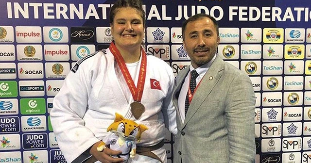 Milli judocu Hilal Öztürk dünya üçüncüsü oldu