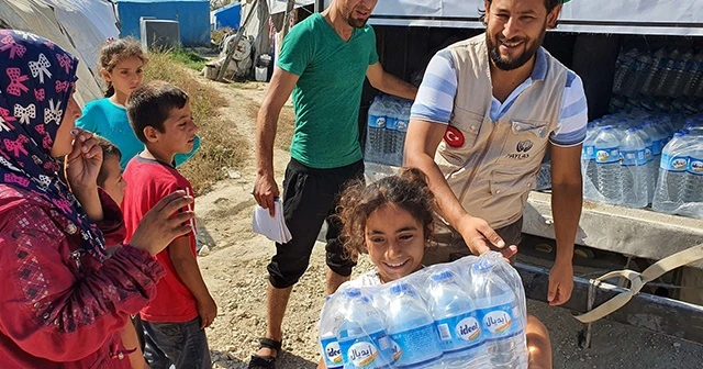 Paylaş İnsani Yardım Derneği'nden un ve su stokları tükendiği İdlib‘e yardım eli