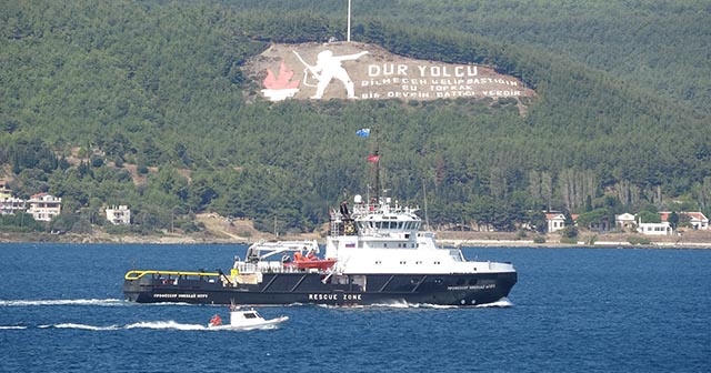 Rus römorkörü Çanakkale Boğazı’ndan geçti