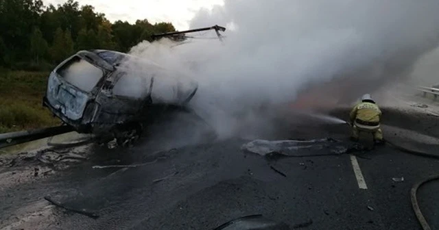 Rusya'da feci kaza: 3 kişi yanarak öldü