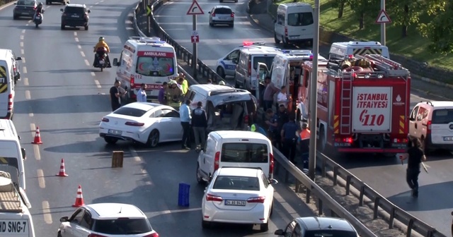 Sefaköy&#039;de kaza: 2 yaralı