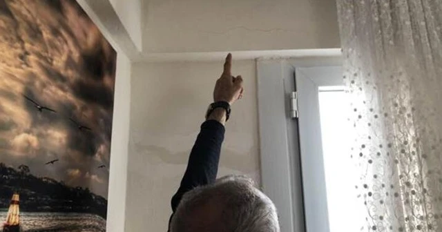 Silivri depreminin ardından Avcılar'da bir evde çatlak oluştu