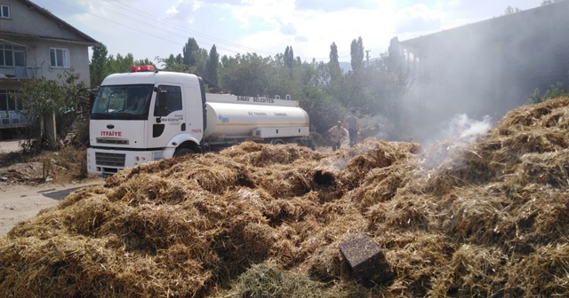 Simav’da samanlık yangını korkuttu